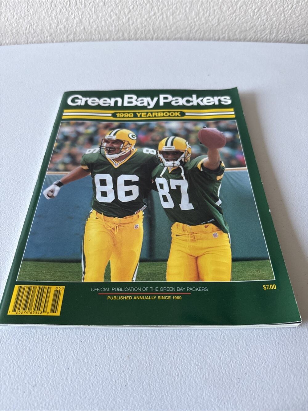 NFL Football Green Bay Packers Official Yearbook 1998 Freeman Brooks White Favre